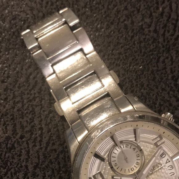 Men’s Guess Watch - Picture 3 of 5